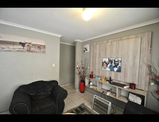 3 BEDROOM HOUSE FOR SALE IN DAWN PARK